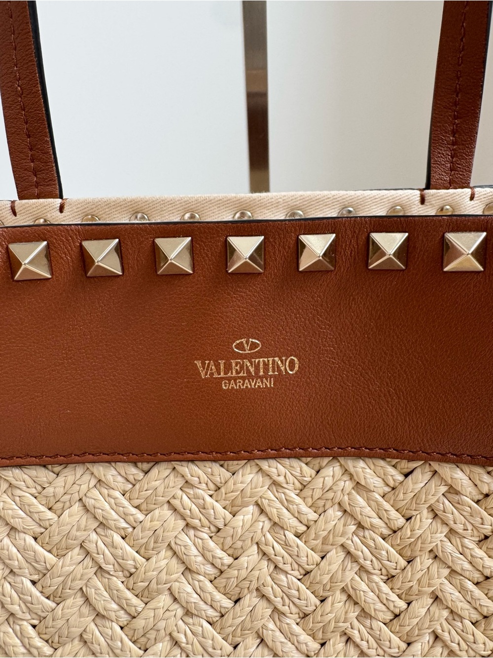 Authentic Valentino Rockstud raffia straw and brown leather tote bag - Picture 4 of 15